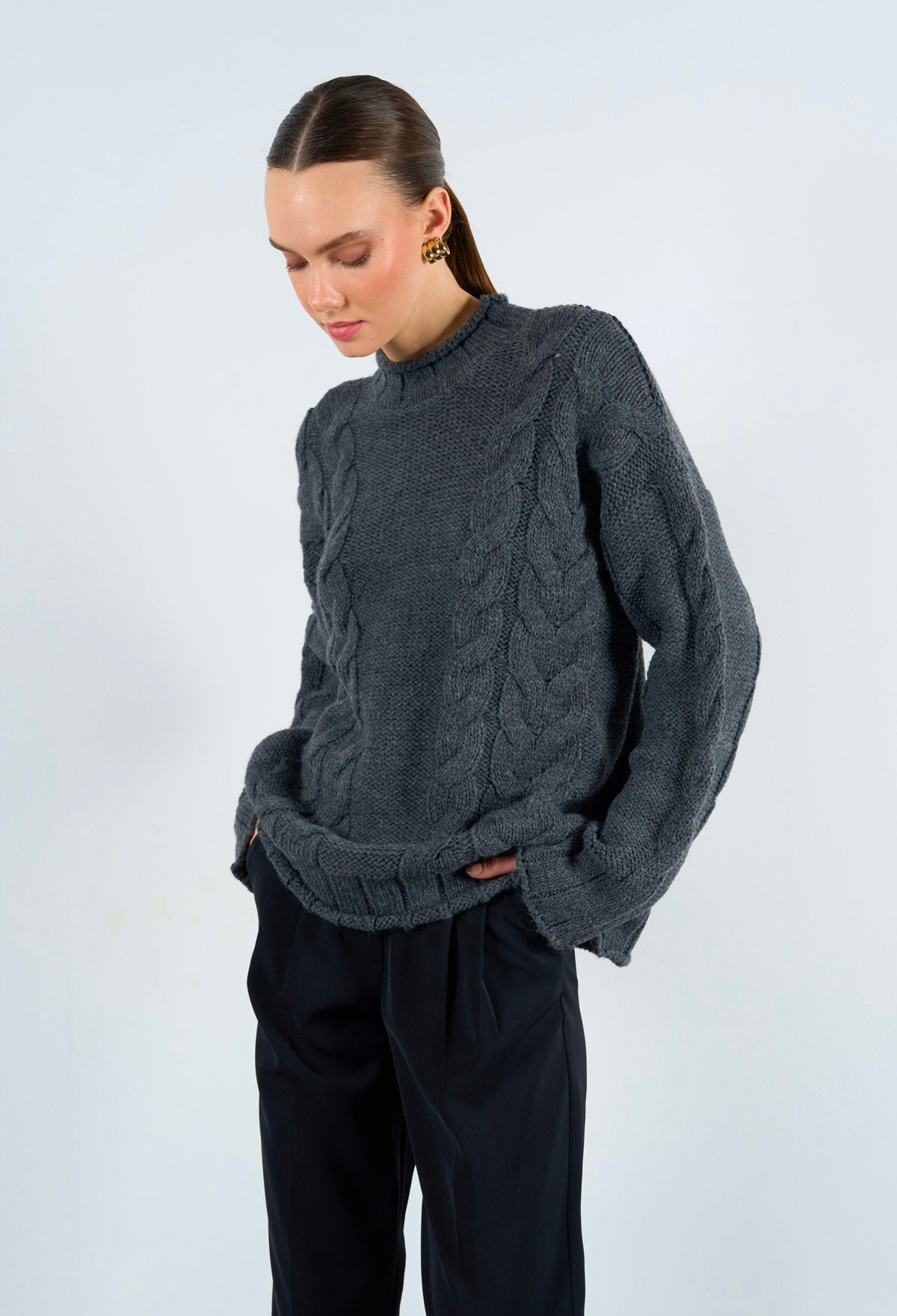 OVERSIZED-PULLOVER MIT ZOPFMUSTER