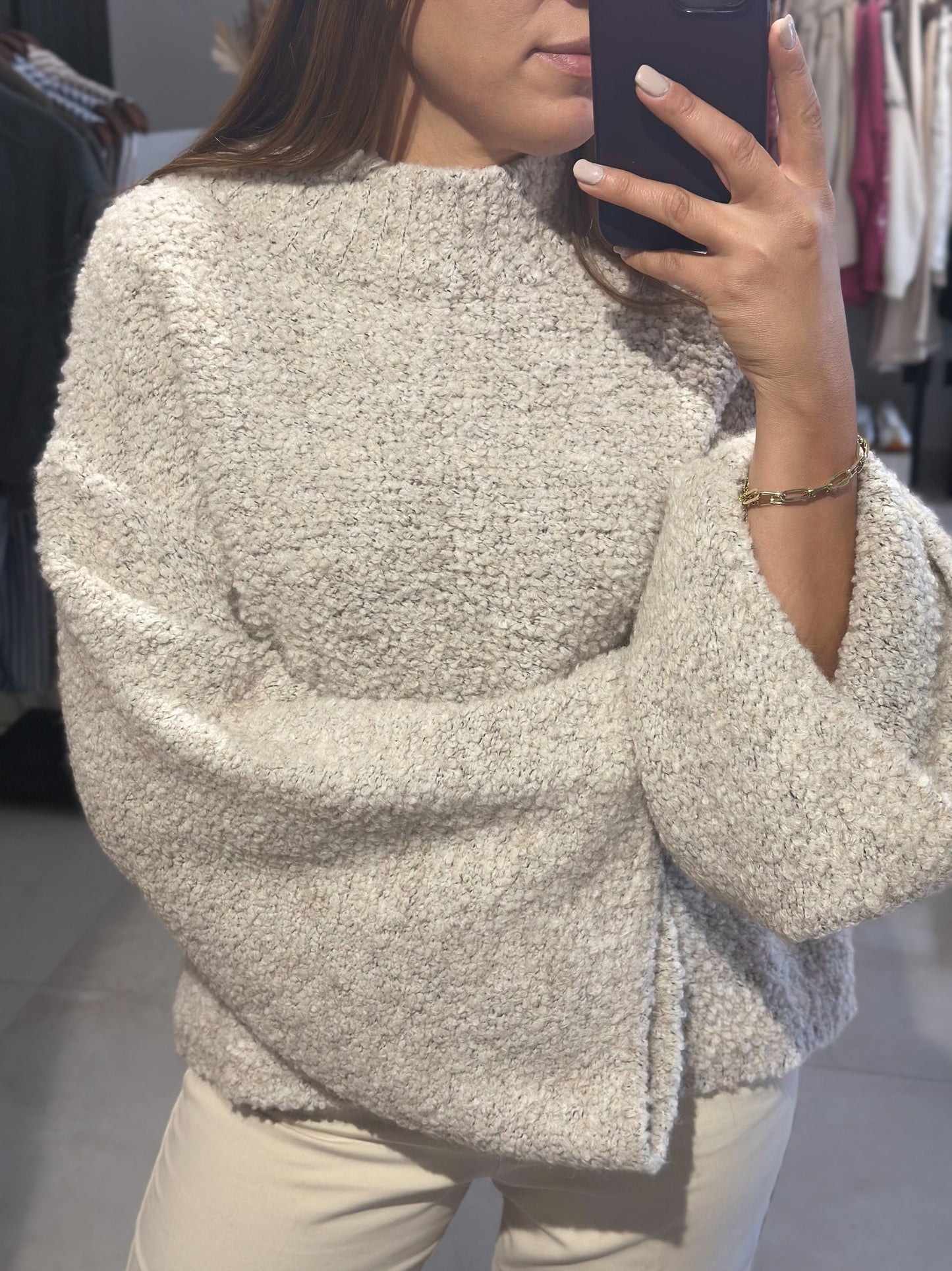 Bouclé Strickpullover mit weit geschnittenen Ärmeln