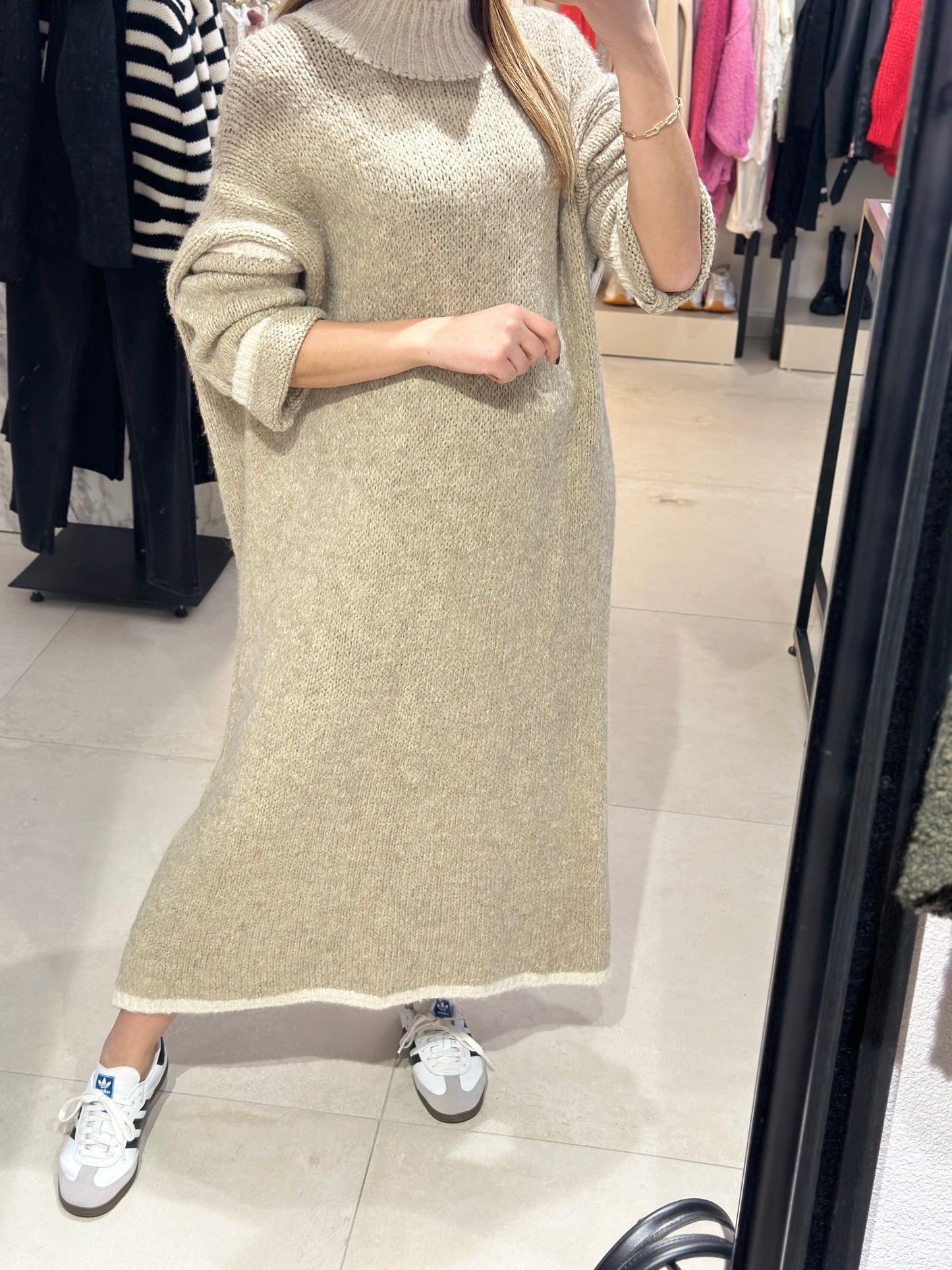 FLAUSCHI KLEID MIT STEHKRAGEN