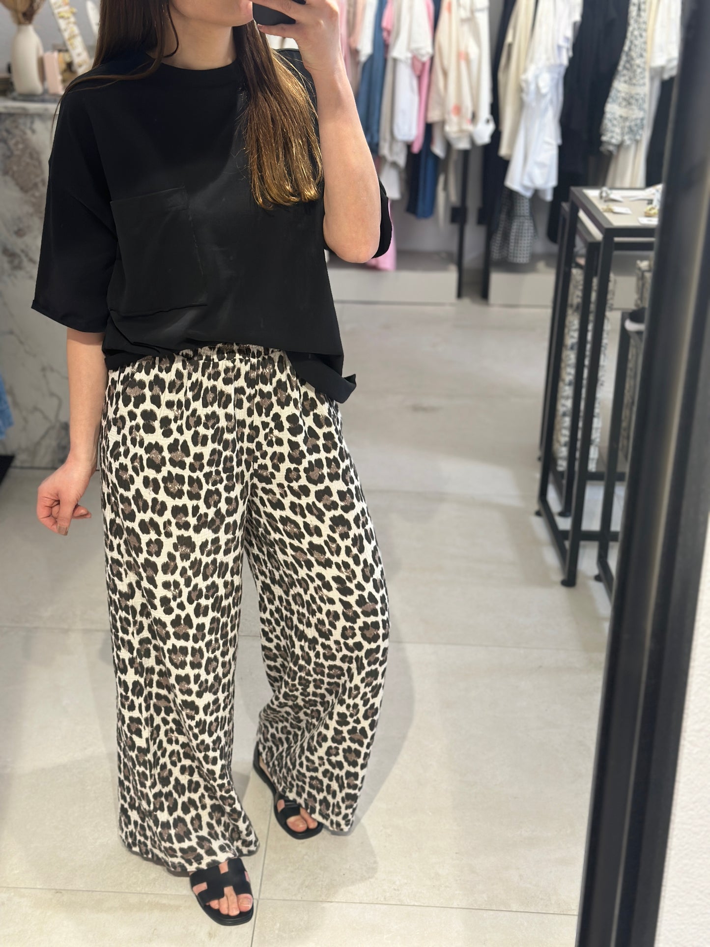 MUSSELIN-HOSE MIT ANIMALPRINT