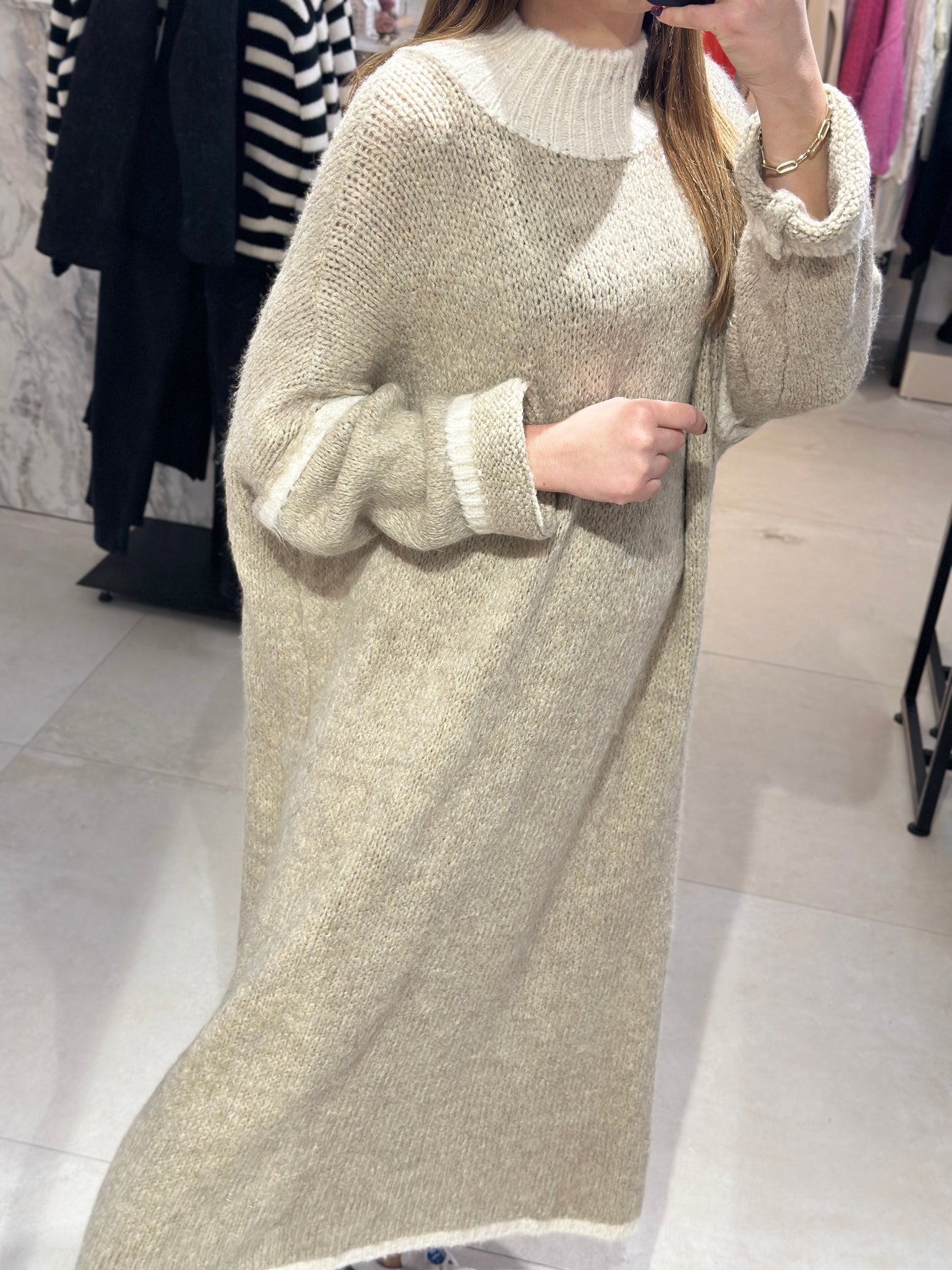 FLAUSCHI KLEID MIT STEHKRAGEN